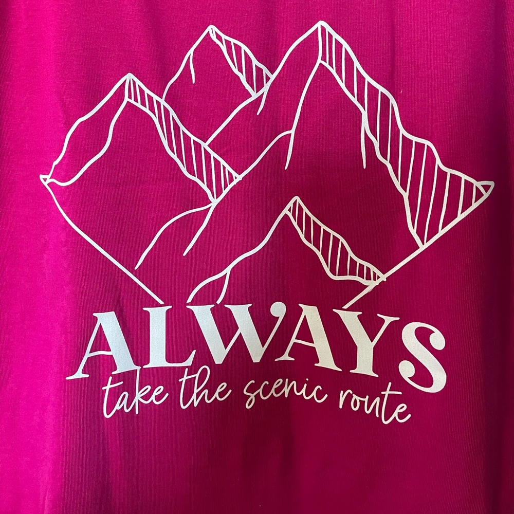 🔥Women’s St. John’s Bay graphic tank top ✨